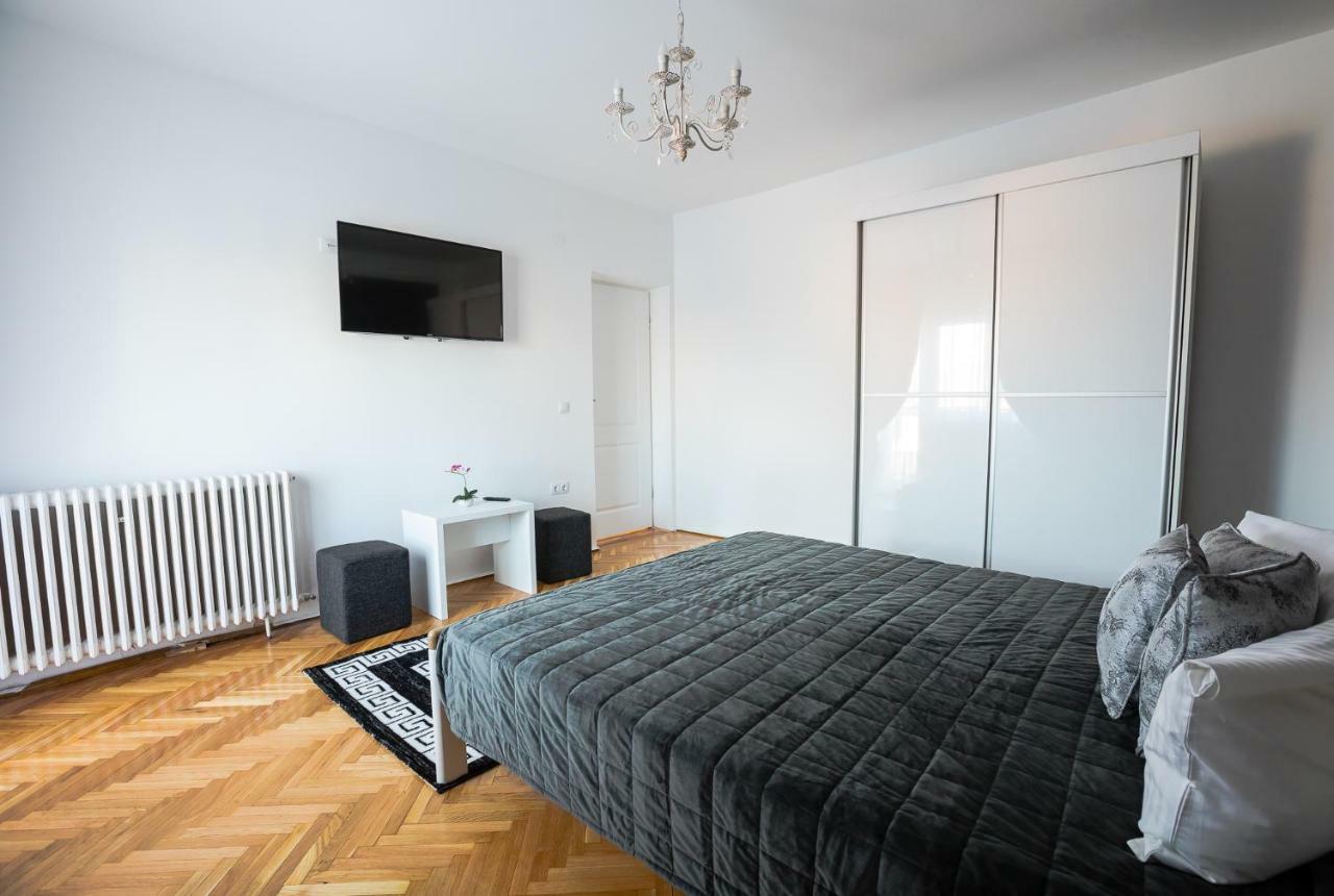 White Spacious Apartment Sibiu Dış mekan fotoğraf