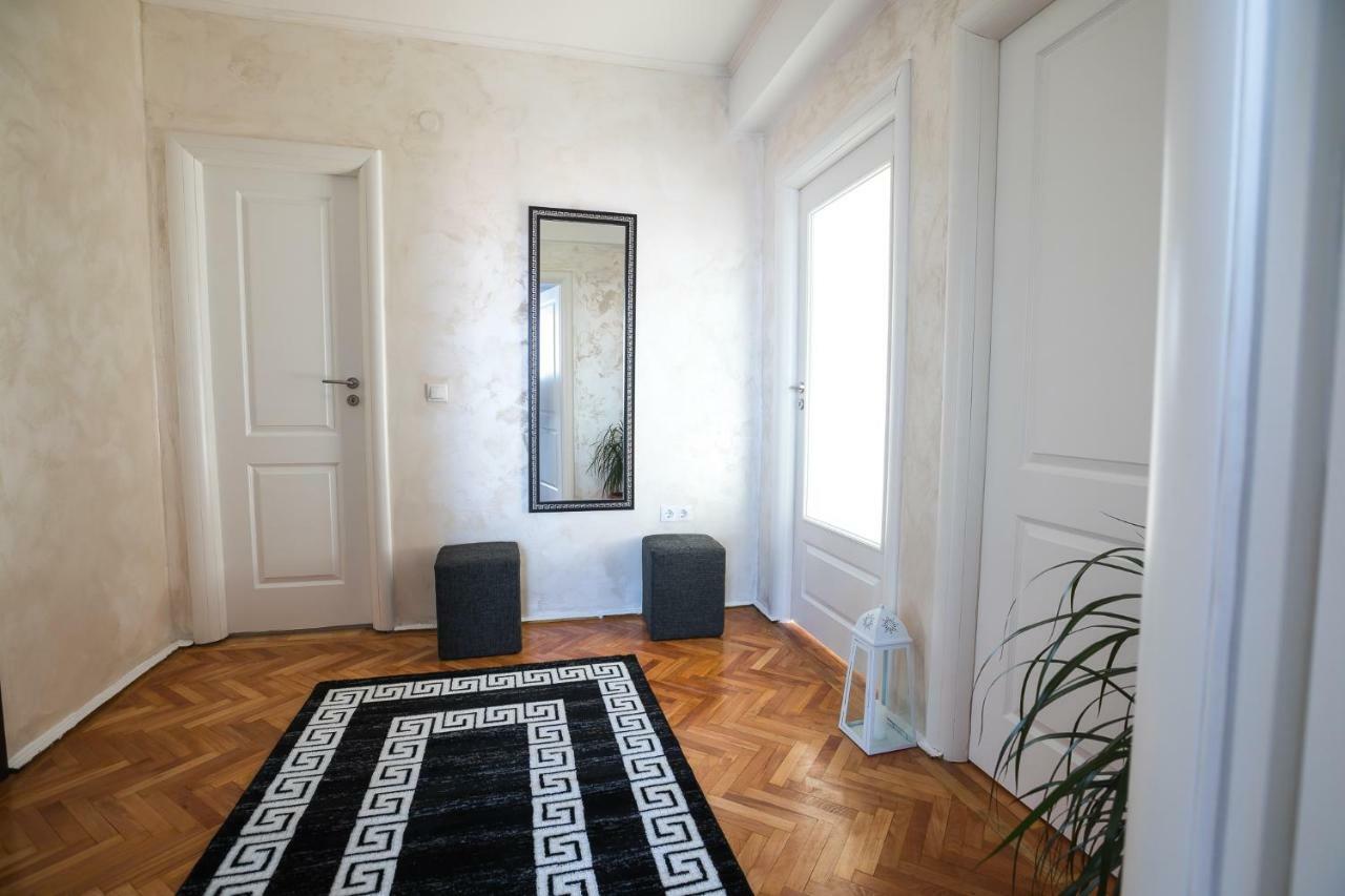 White Spacious Apartment Sibiu Dış mekan fotoğraf